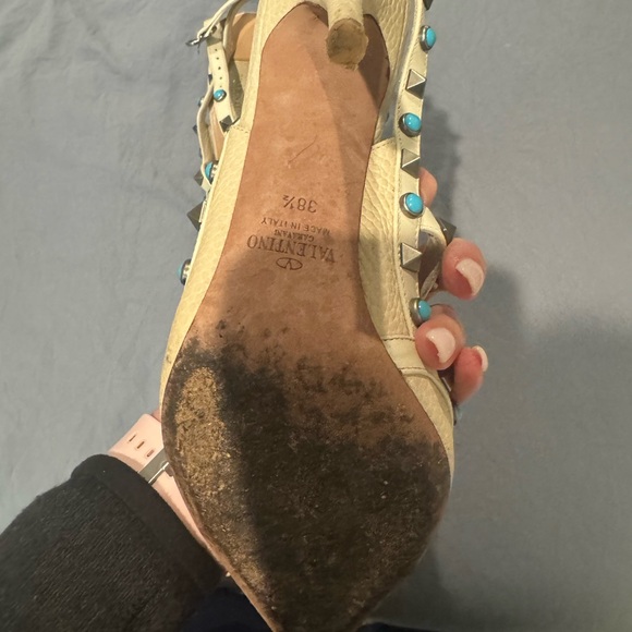 Cream Valentino heels - Picture 2 of 2